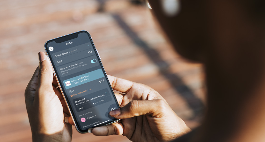 Screen showing the installation of an option on the SNCF Connect application